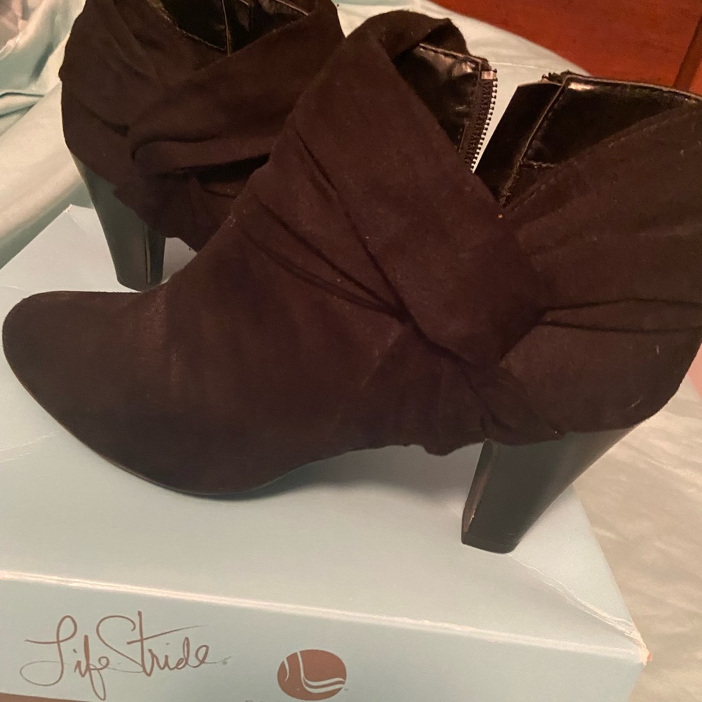 Life Stride Size 10 Black Suede Ankle Boots Heel